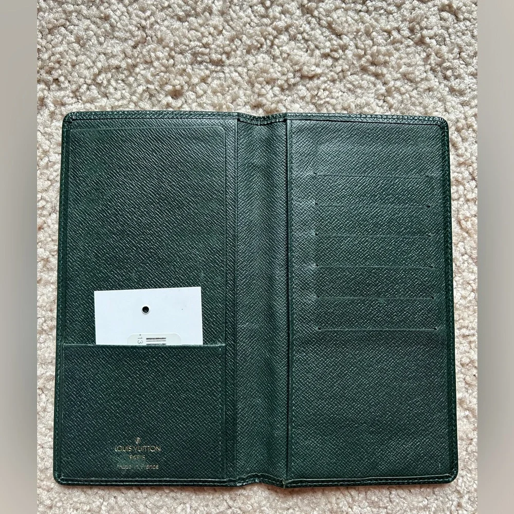 Louis Vuitton Wallet Porte Valeur Cult Green